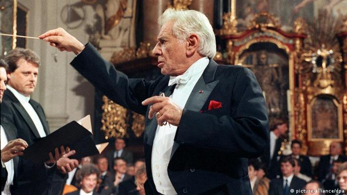 Десять лет спустя Бернштейн дебютировал в Берлинской филармонии и в последующие годы был наиболее тесно связан с Венская филармония